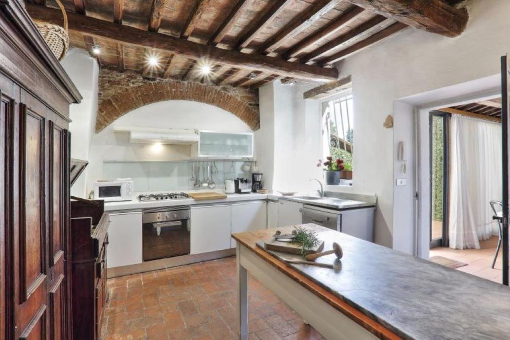 Villa In Private Estate,Shared Pool,Parking,3Km To Ponte Vecchio Florence Exterior photo
